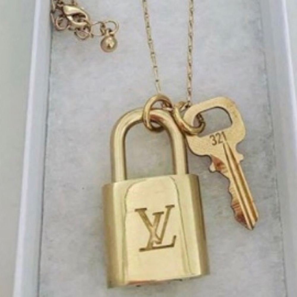 Authentic Louis vuttion